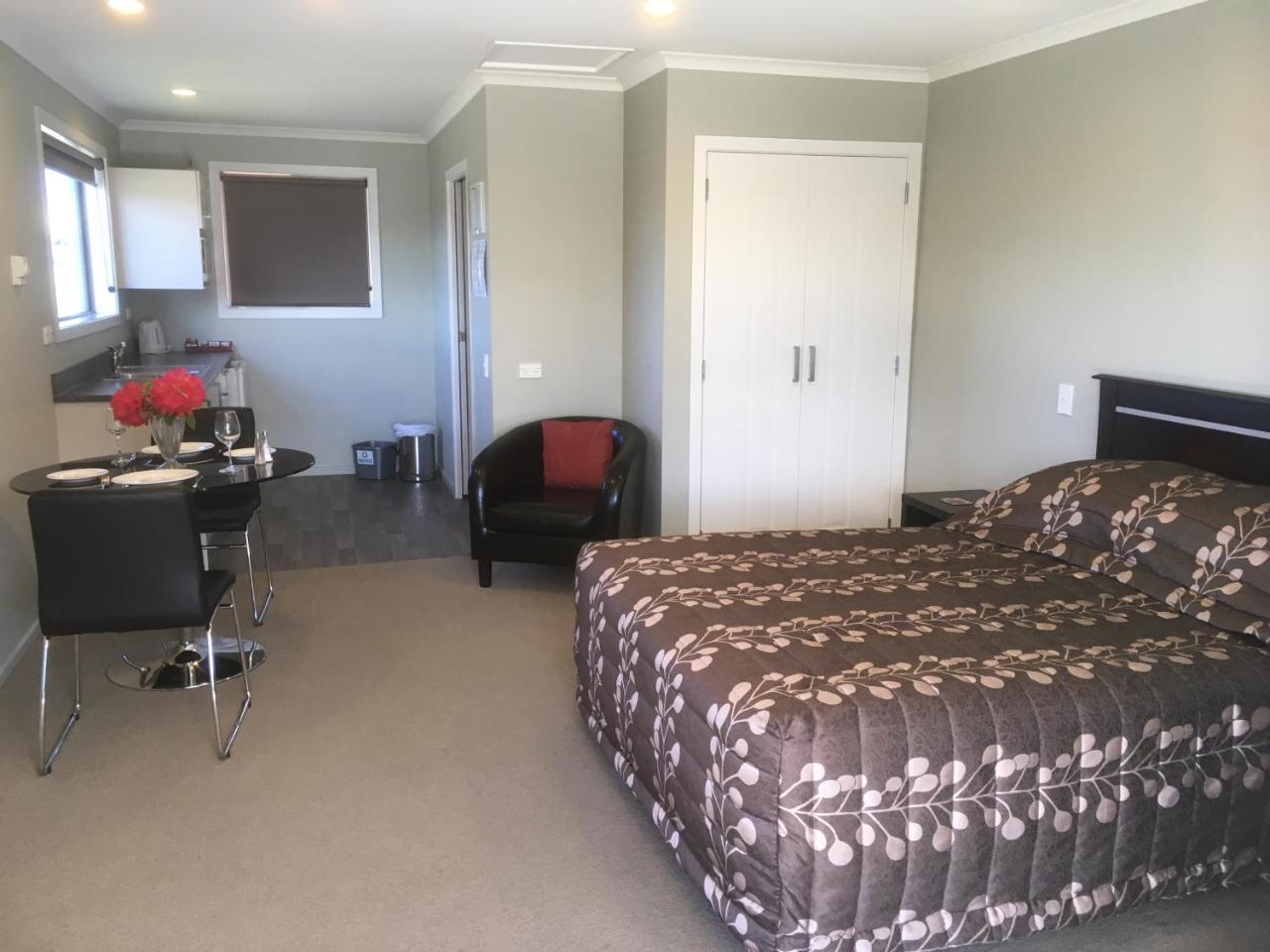 Kingswood Motel Waimate Εξωτερικό φωτογραφία